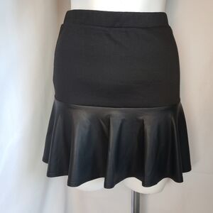 Black pleather ruffle mini skirt nwot